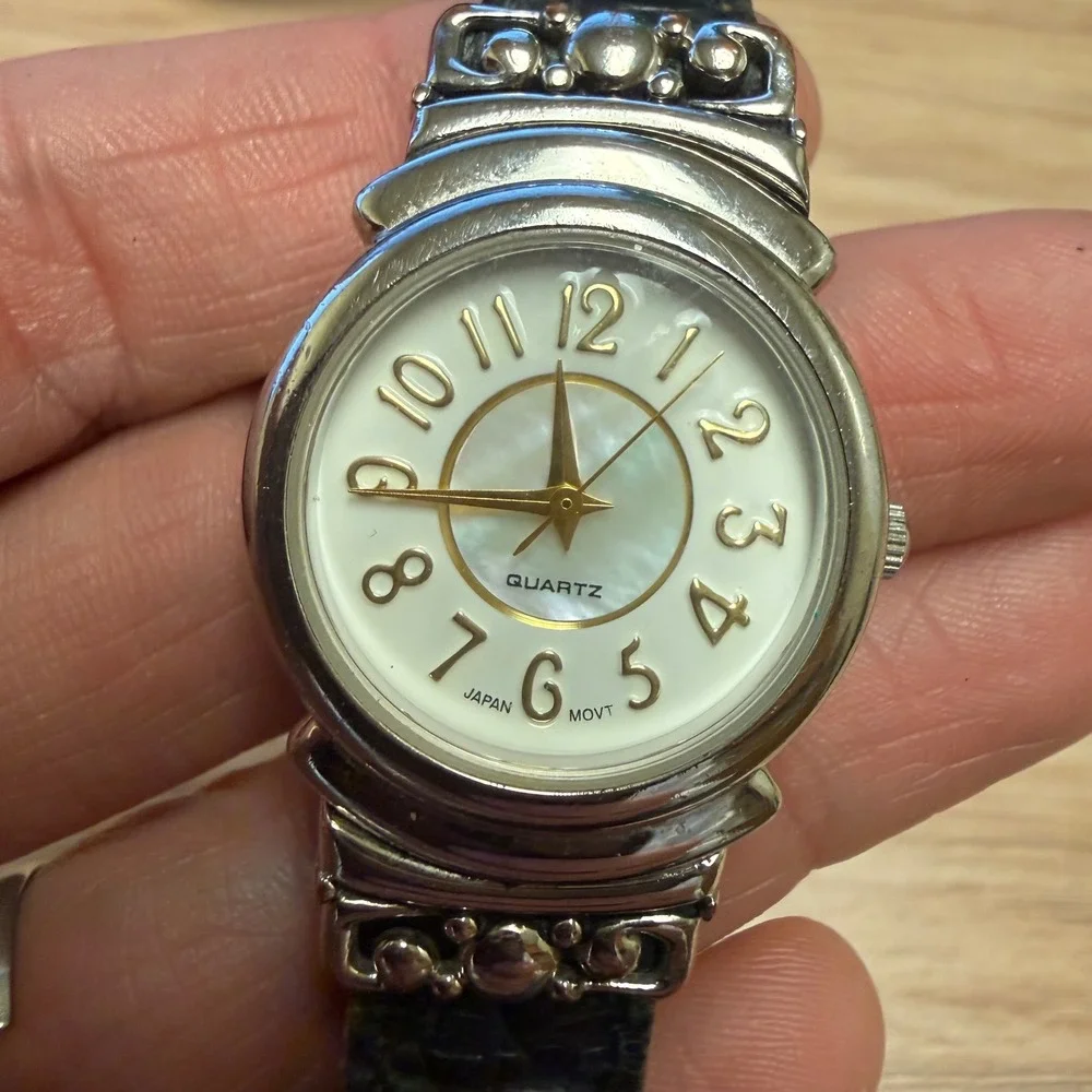 Vintage Japan Movt Quartz Watch Mother of Pearl Dial Black Leather Works